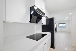 12243 16th Ave S, Seattle, WA 98168 - Photo 9
