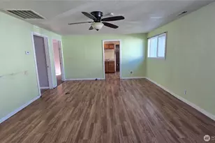 307 W Summa St, Centralia, WA 98531 - Photo 3