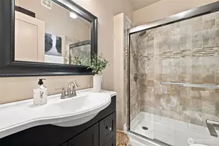 3860 NE 41st St, Seattle, WA 98105 - Photo 31