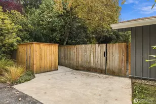 3860 NE 41st St, Seattle, WA 98105 - Photo 25