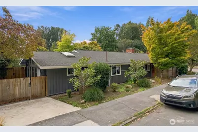 3860 NE 41st Street, Seattle, WA 98105 - Photo 39