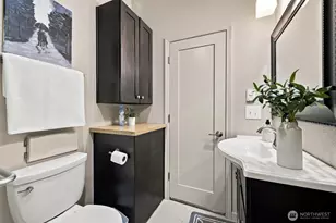 3860 NE 41st St, Seattle, WA 98105 - Photo 33
