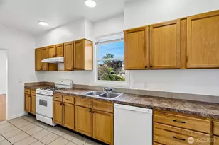 6558 16th Ave NW, Seattle, WA 98117 - Photo 9