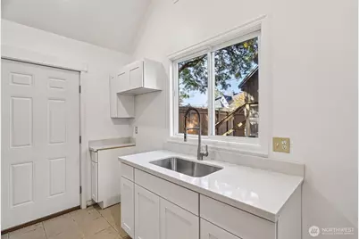 6558 16th Avenue NW, Seattle, WA 98117 - Photo 23