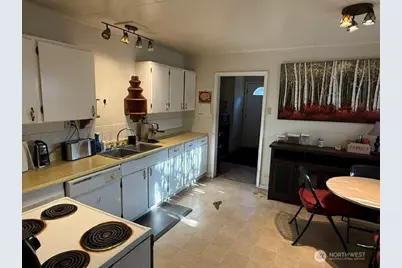 4802 S American Lake Boulevard, Tacoma, WA 98409 - Photo 3