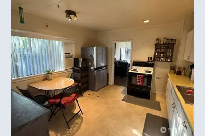 4802 S American Lake Boulevard, Tacoma, WA 98409 - Photo 5