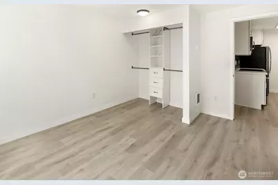 9255 Greenwood Avenue N #27, Seattle, WA 98103 - Photo 7