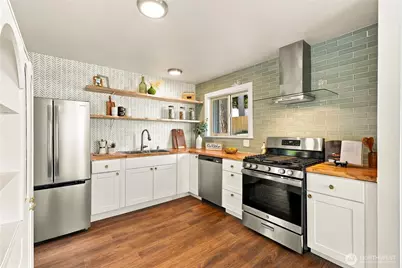 10233 8th Avenue SW, Seattle, WA 98146 - Photo 5