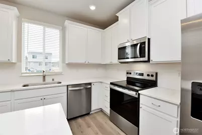 8779 151st Court E, Puyallup, WA 98375 - Photo 9