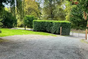 17514 W Riverside Dr, Bothell, WA 98011 - Photo 27