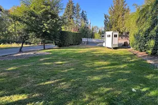 17514 W Riverside Dr, Bothell, WA 98011 - Photo 39