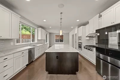 9818 NE 162nd Street, Bothell, WA 98011 - Photo 5