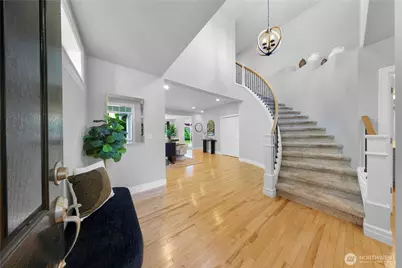 6424 E Crest View Loop SE, Snoqualmie, WA 98065 - Photo 3