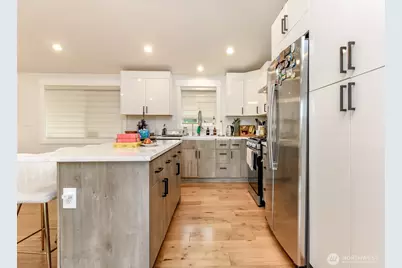 2000 NE 27th Street, Renton, WA 98056 - Photo 17
