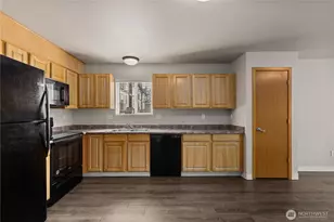 10790 16th Ave SW, Seattle, WA 98146 - Photo 11