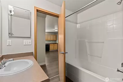 10790 16th Avenue SW, Seattle, WA 98146 - Photo 9