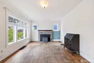 3831 Bagley Ave N, Seattle, WA 98103 - Photo 3