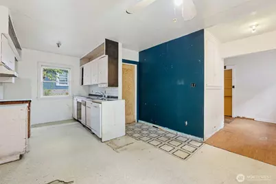 3831 Bagley Avenue N, Seattle, WA 98103 - Photo 5