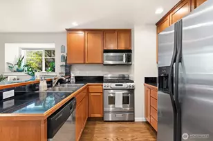 7110 California Ave SW, Seattle, WA 98136 - Photo 9