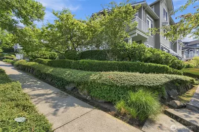 1601 NE Katsura Street #101, Issaquah, WA 98029 - Photo 35