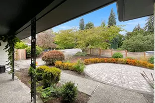 2040 128th Ave SE, Bellevue, WA 98005 - Photo 5