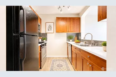 13367 Ambaum Boulevard SW, Burien, WA 98146 - Photo 9