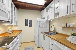 19853 25th Ave NE, Shoreline, WA 98155 - Photo 5