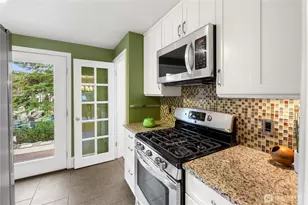 3825 33rd Ave W, Seattle, WA 98199 - Photo 11