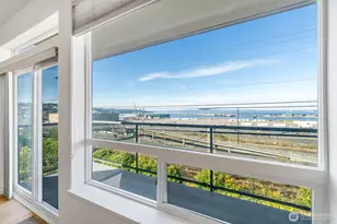 2420 Grand Ave, Everett, WA 98201 - Photo 3