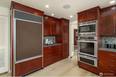 2583 Magnolia Boulevard W, Seattle, WA 98199 - Photo 19