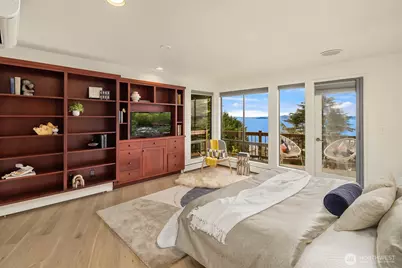 2583 Magnolia Boulevard W, Seattle, WA 98199 - Photo 21