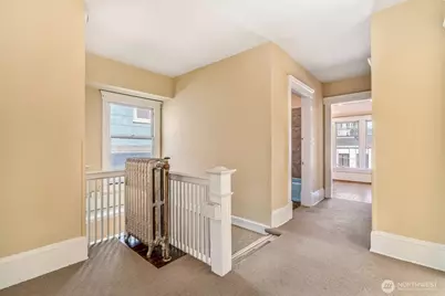 700 Warren Avenue N, Seattle, WA 98109 - Photo 19