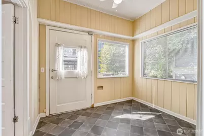 700 Warren Avenue N, Seattle, WA 98109 - Photo 5