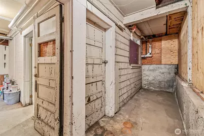 700 Warren Avenue N, Seattle, WA 98109 - Photo 31
