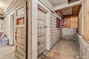 700 Warren Ave N, Seattle, WA 98109 - Photo 31