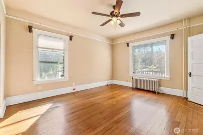 700 Warren Avenue N, Seattle, WA 98109 - Photo 7