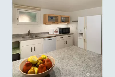 8015 42nd Avenue NE, Seattle, WA 98115 - Photo 23