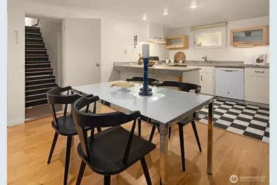 8015 42nd Avenue NE, Seattle, WA 98115 - Photo 21