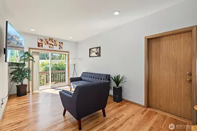 10821 Crestwood Drive S, Seattle, WA 98178 - Photo 9