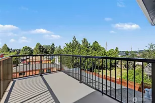 10821 Crestwood Dr S, Seattle, WA 98178 - Photo 29