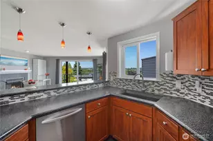7111 Linden Ave N, Seattle, WA 98103 - Photo 13