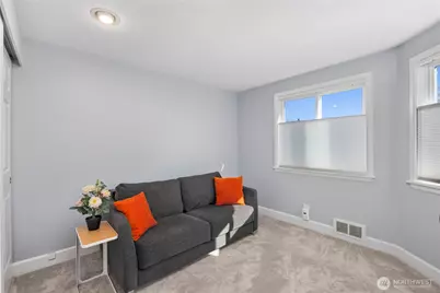 7111 Linden Avenue N #304, Seattle, WA 98103 - Photo 25