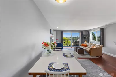 7111 Linden Avenue N #304, Seattle, WA 98103 - Photo 9