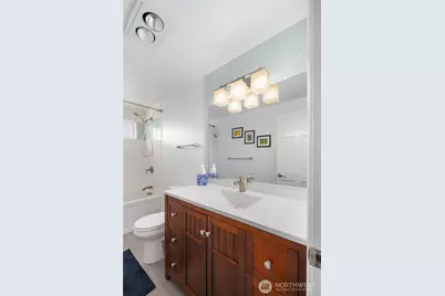 7111 Linden Avenue N #304, Seattle, WA 98103 - Photo 27