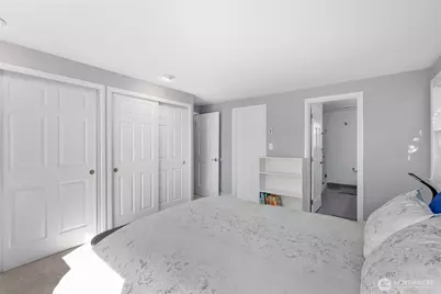 7111 Linden Avenue N #304, Seattle, WA 98103 - Photo 17