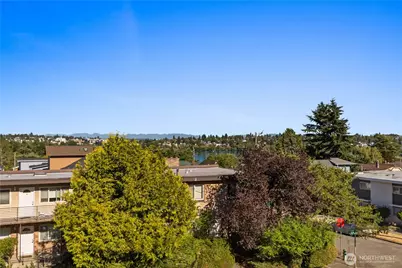 7111 Linden Avenue N #304, Seattle, WA 98103 - Photo 7