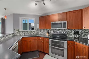 7111 Linden Ave N, Seattle, WA 98103 - Photo 11