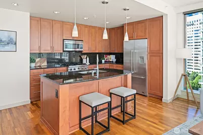 10650 NE 9th Place #1624, Bellevue, WA 98004 - Photo 7