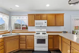 1365 NW Kathleen Dr, Oak Harbor, WA 98277 - Photo 5