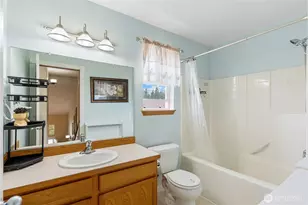 1365 NW Kathleen Dr, Oak Harbor, WA 98277 - Photo 11